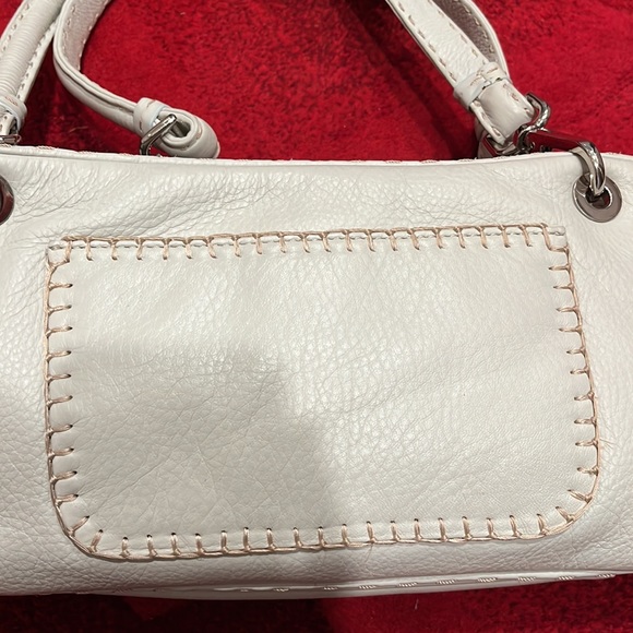 LIKE NEW Donald J Pliner leather shoulder bag - Picture 2 of 9